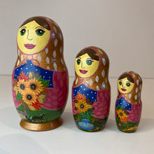 Load image into Gallery viewer, Matryoshka &quot;Autumn&quot; 3 mini
