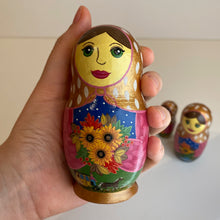 Load image into Gallery viewer, Matryoshka &quot;Autumn&quot; 3 mini
