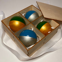 Load image into Gallery viewer, Christmas tree baubles, made of linden wood in modern style. Gold/green &amp; silver/blue. Made by Anastasia Kurganova
