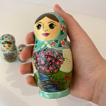 Load image into Gallery viewer, Matryoshka &quot;Spring&quot; 3 mini
