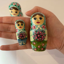 Load image into Gallery viewer, Matryoshka &quot;Spring&quot; 3 mini
